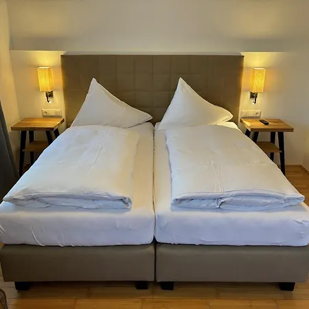 Alpen Glueck Schloessl Unterm Rain *